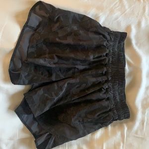 LULULEMON SHORTS : Track that mid-rise lined short 5”